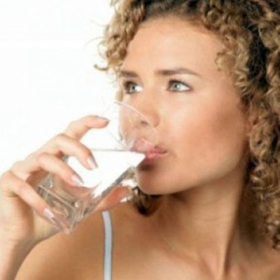 Το νερό φάρμακο για τους πονοκεφάλους