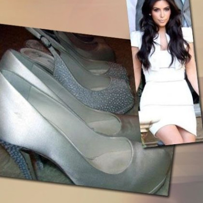 Η Kim Kardashian παρουσιάζει τα παπούτσια του γάμου της