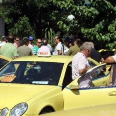 Σε στάση αναμονής οι ιδιοκτήτες ταξί ενόψει των ανακοινώσεων