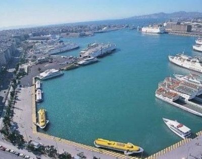 Γέννησε το κοριτσάκι της στο λιμάνι του Πειραιά