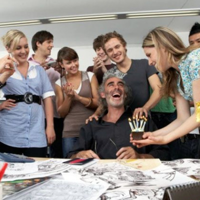 Συνάδελφοι και φίλοι δεν είναι ένα και το αυτό