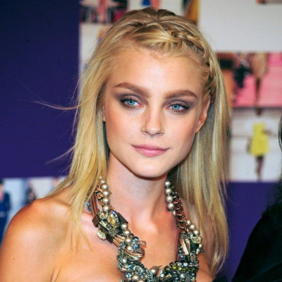 Jessica Stam: τι έχω στην τσάντα μου