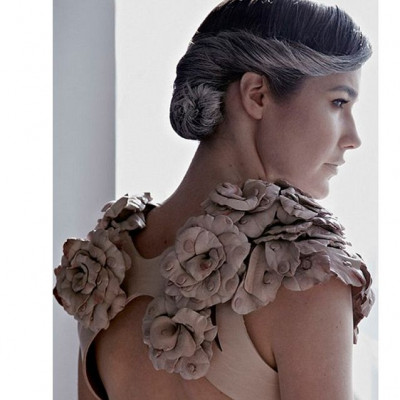 Φόρεμα από θηλές αγελάδας στην Εβδομάδα Μόδας στο Παρίσι