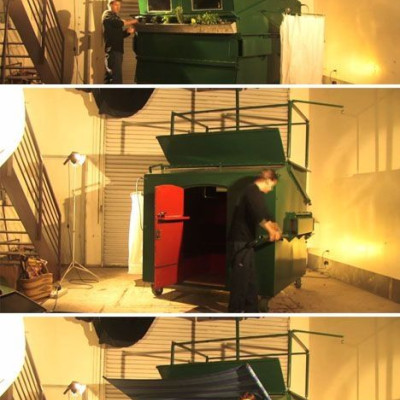 θα κοιμόσασταν ποτέ μέσα σε ένα σκουπιδοτενεκέ;