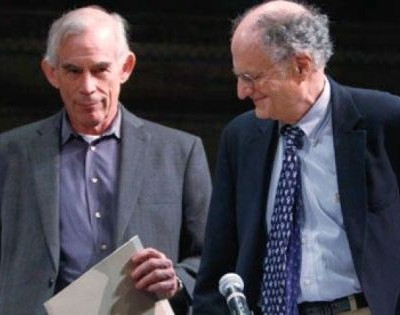 Οι φετινοί Νομπελίστες Οικονομίας προτείνουν «ευρωομόλογο»