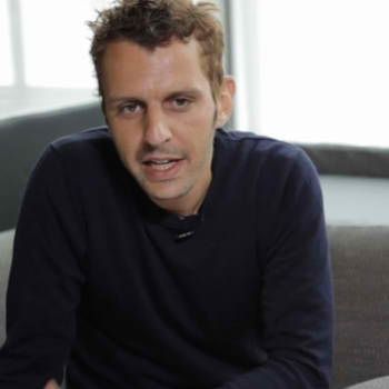 Το ντοκιμαντέρ του Marios Schwab