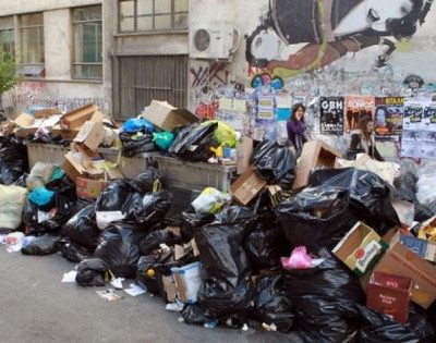 Τελεσίγραφο της κυβέρνησης για τα σκουπίδια