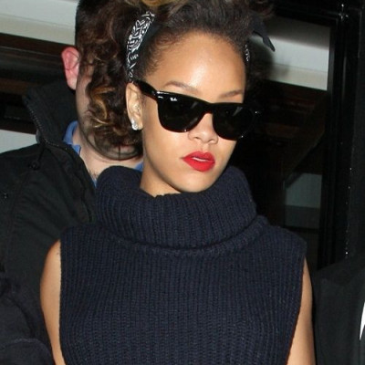 Ποια διάσημη έδωσε 1000 λίρες σε ένα sex shop;