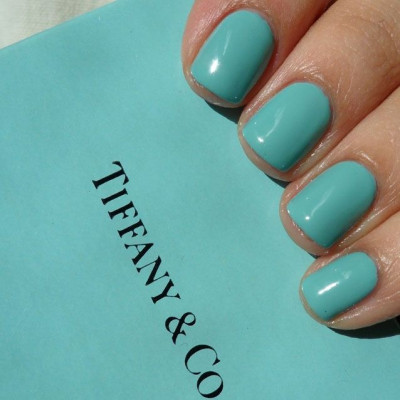 Ο πόλεμος της κόκκινης σόλας ξεσηκώνει τα Tiffany