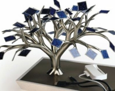 Φωτοβολταϊκό μπονζάι φορτίζει ηλεκτρικές συσκευές