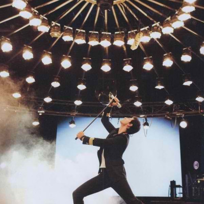 Ο Σάκης Ρουβάς όσο μεγαλώνει τόσο αρέσει. Σχόλια και θαυμασμός στο twitter.