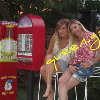 Με τις mama mia Μάρθα και Σοφία ..