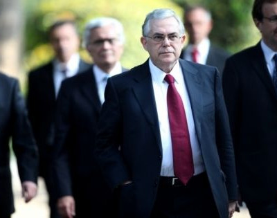 Λ. Παπαδήμος: «Εγγύηση η παραμονή της χώρας στο ευρώ»