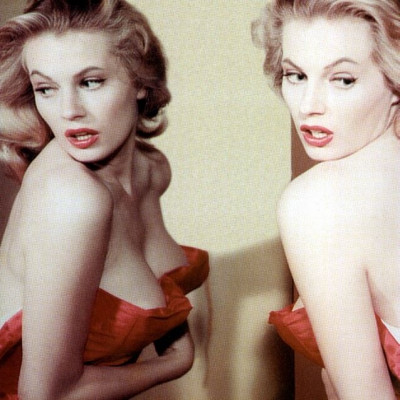 Με διαφορά στήθους