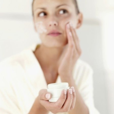 Καινούργια κρέμα: Μάθετε πως θα την εισάγετε στην ρουτίνα ομορφιάς σας