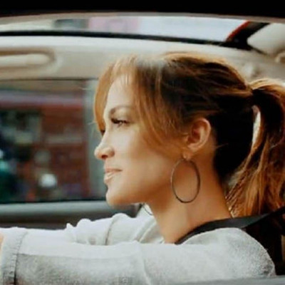 H Jenny απο το block, δεν πατάει καν στο Bronx