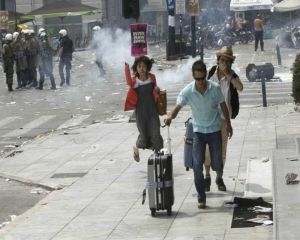 Πικρή γεύση από Ελλάδα, στις καλύτερες φωτογραφίες του 2011