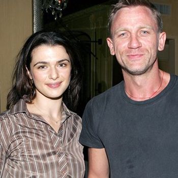 O Daniel Craig κατακεραυνώνει τις Kardashians