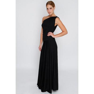 Το κλασικό μαύρο φόρεμα