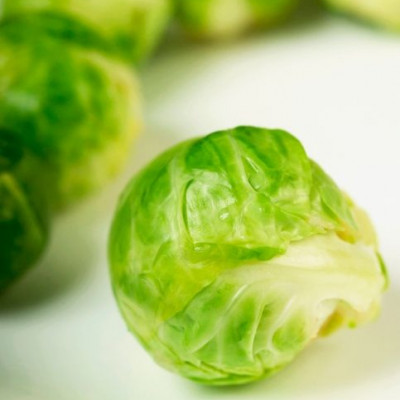 Λαχανάκια Βρυξελών με μεξικάνικο λουκάνικο