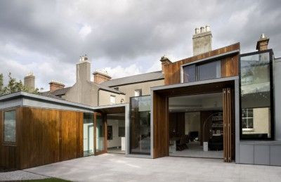 Η πίσω πλευρά