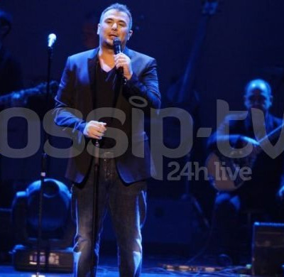 Αντώνης Ρέμος: «Πού ξέρετε, στις γιορτές μπορεί να γίνει ένα θαύμα, και να γίνω μπαμπάς»