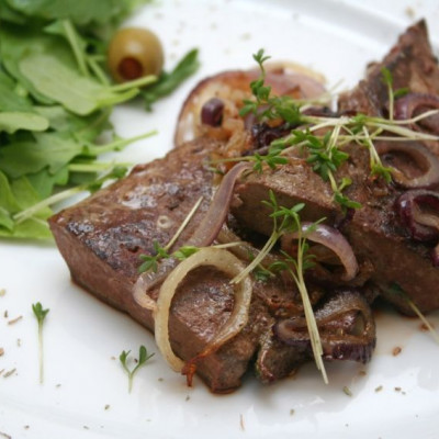 Γιορτινή συνταγή με μοσχαρίσιο συκώτι και μπαλσάμικο ξίδι