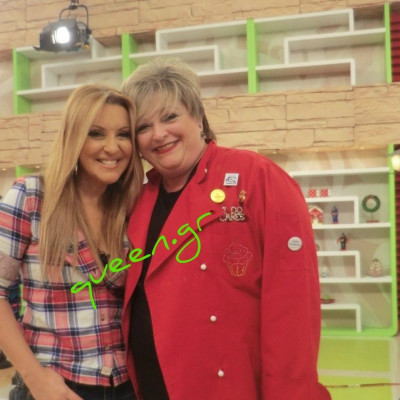 H μεσ'την καλή χαρά Ναταλία με την Βασίλισσα των cup cakes Donna