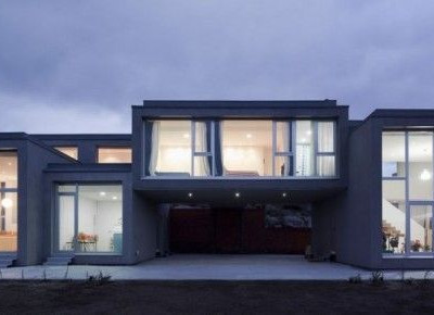 Γυαλί και τούβλο