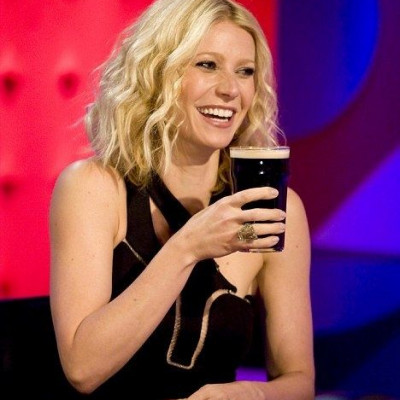 Η Gwyneth Paltrow δίνει συμβουλές για το hangover