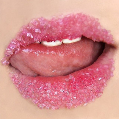 Απαλά χείλη στο σπίτι