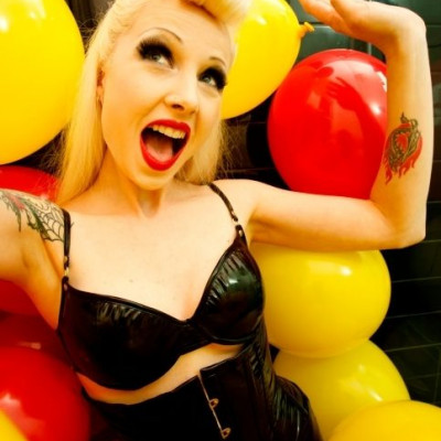 Όταν ντύνεστε πρόστυχα μην περιμένετε ευγένειες