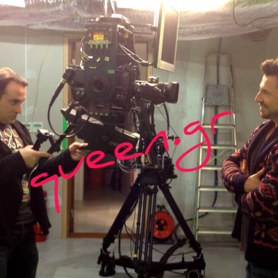 Ο Κρατερός ανακρίνει τον Γιώργο πίσω απο την κάμερα ..