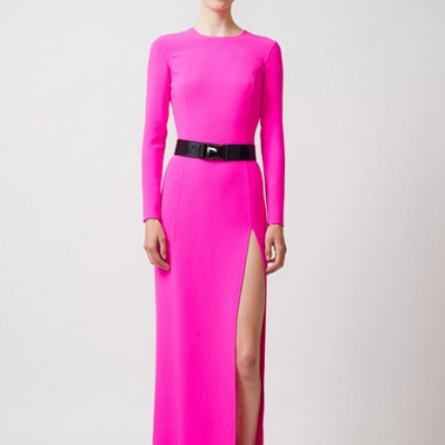 Με τι παπούτσια να συνδυάσω το ροζ φόρεμα;