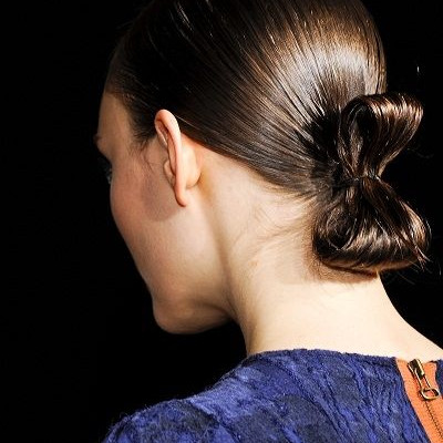 Φτιάξτε ένα φιόγκο με τα μαλλιά σας