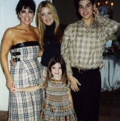 Oι… καρό Kardashian