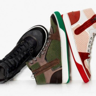 -Πάμε για μπάσκετ; -Μια στιγμή, να φορέσω τα Lanvin μου!