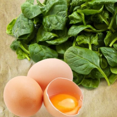 Νόστιμα αυγά με σπανάκι