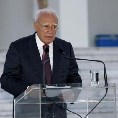 Ο πρόεδρος της Δημοκρατίας, ο Σόιμπλε και η κρέμα ημέρας από σαλιγκάρι