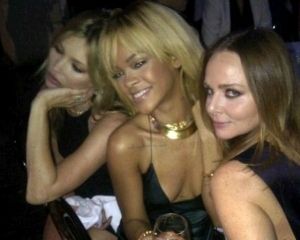 Η καυτή φωτογραφία Rihanna - Kate Moss - Stella McCartney στο Twitter