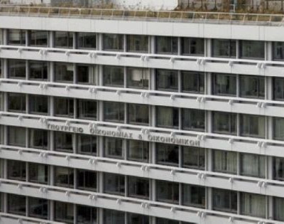 Τι κρύβεται πίσω από τους 165 Γερμανούς «εθελοντές» εφοριακούς