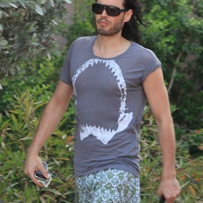 Η πρώτη εμφάνιση του Russell Brand με το καινούργιο του αμόρε