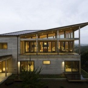 Μελαγχολική θέα στον ωκεανό