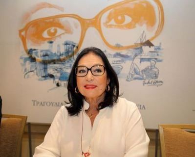 Η Νάνα Μούσχουρη συνεχίζει να διχάζει τους Έλληνες με δηλώσεις της  σε Γερμανικό περιοδικό