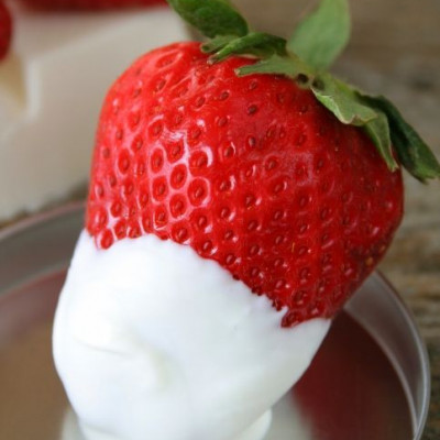 Φράουλες με λευκή σοκολάτα γρήγορα και εύκολα