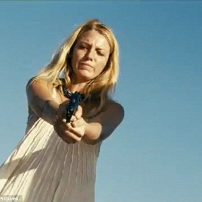 Η Blake Lively έχει σχέση με δύο εγκληματίες (ταυτόχρονα)