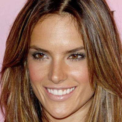 H Alessandra Ambrosio περιμένει αγόρι