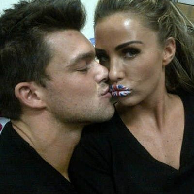 Φιλήστε και τονώστε την εθνική συνείδηση