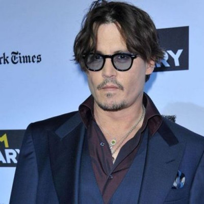 Άγνωστη γυναίκα μηνύει τον Johnny Depp