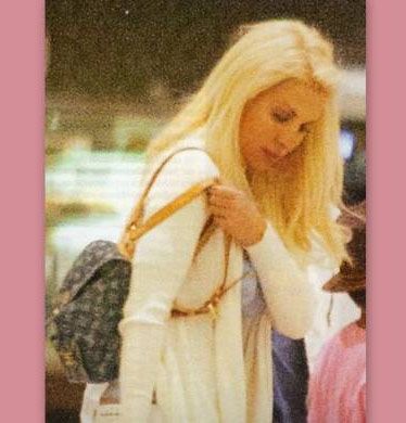 Ελένη Μενεγάκη: Ρομαντικό Πάσχα στην Άνδρο!